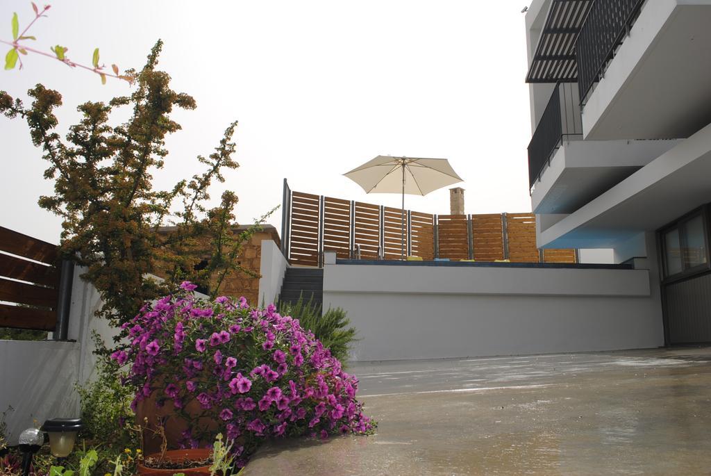 Agnanti Apartments อาร์กากา ภายนอก รูปภาพ